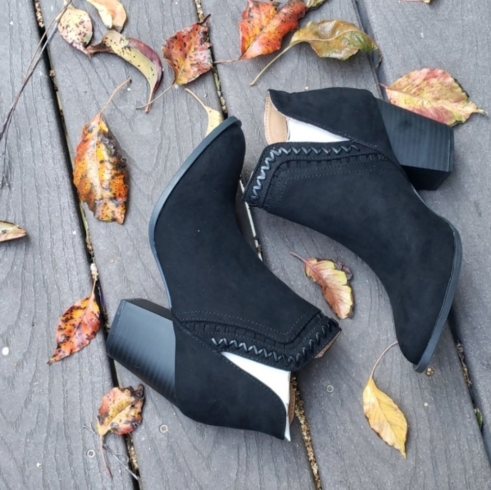 Ankle Black Suede Booties for Fall Season Size 7